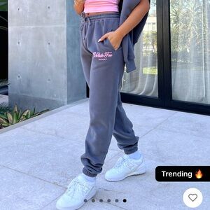 White fox season 7 pants